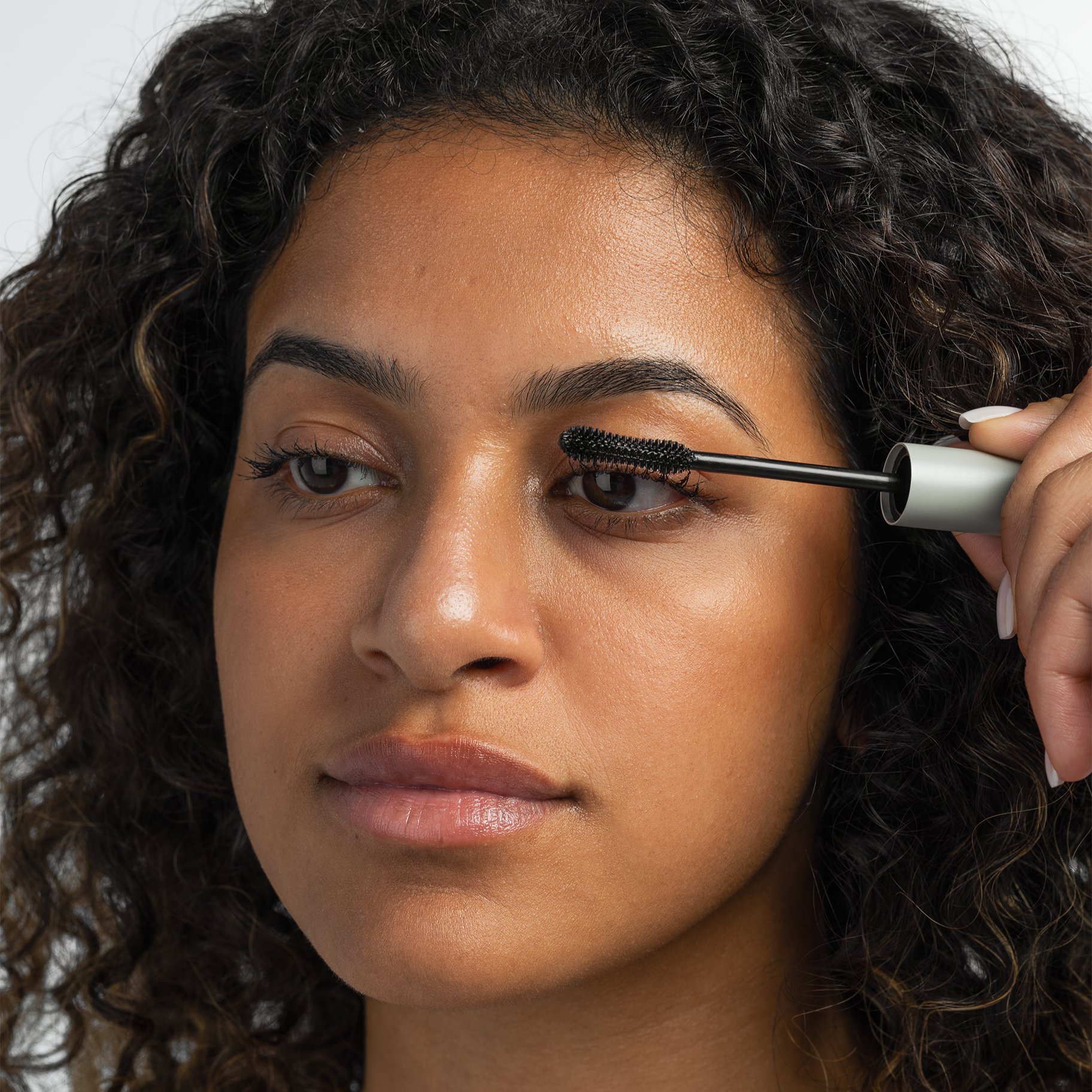 MASCARA VOLUME & CURL (WITH EYELASH SERUM)