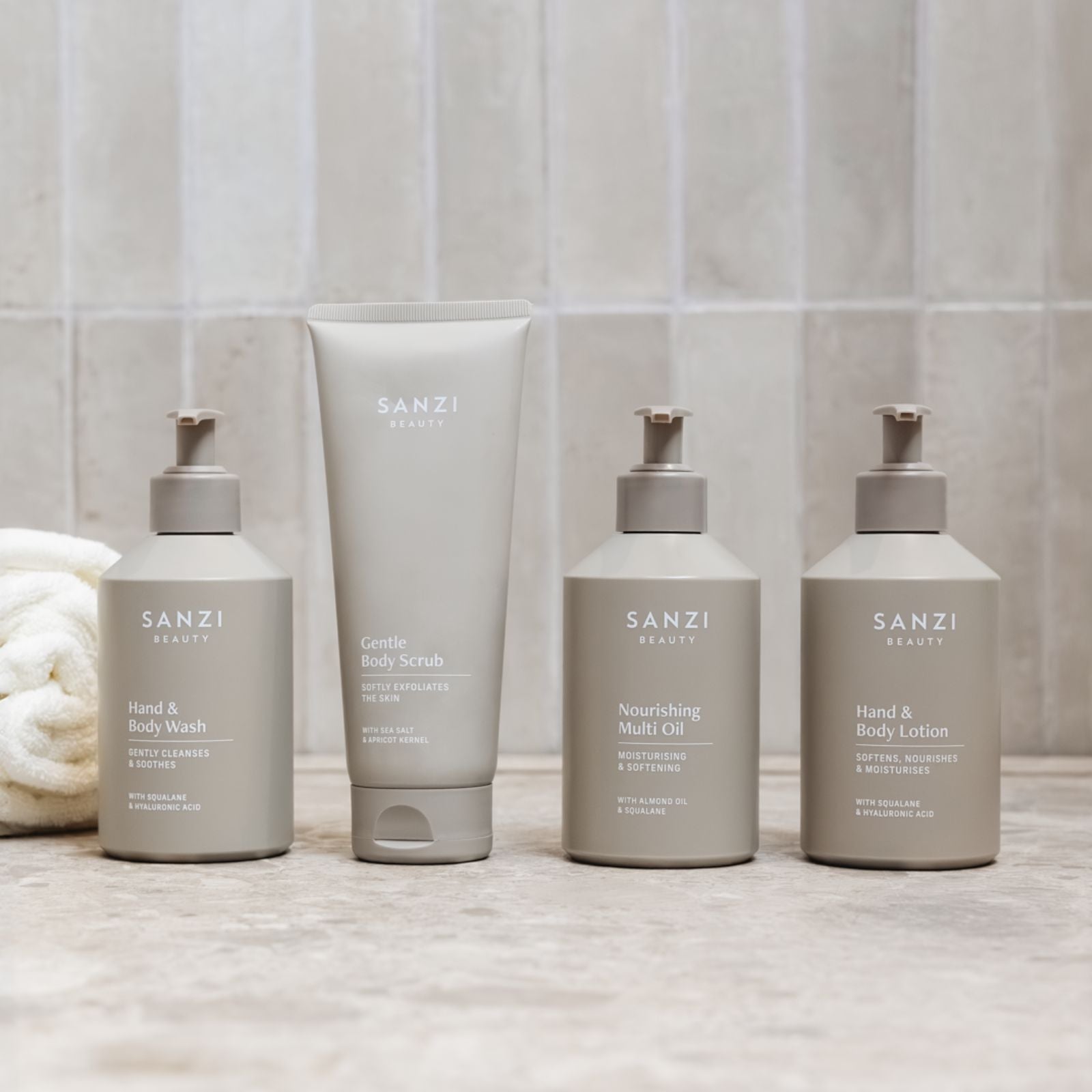 PAKKE: BODY WASH + BODY LOTION + MULTI OIL + BODY SCRUB